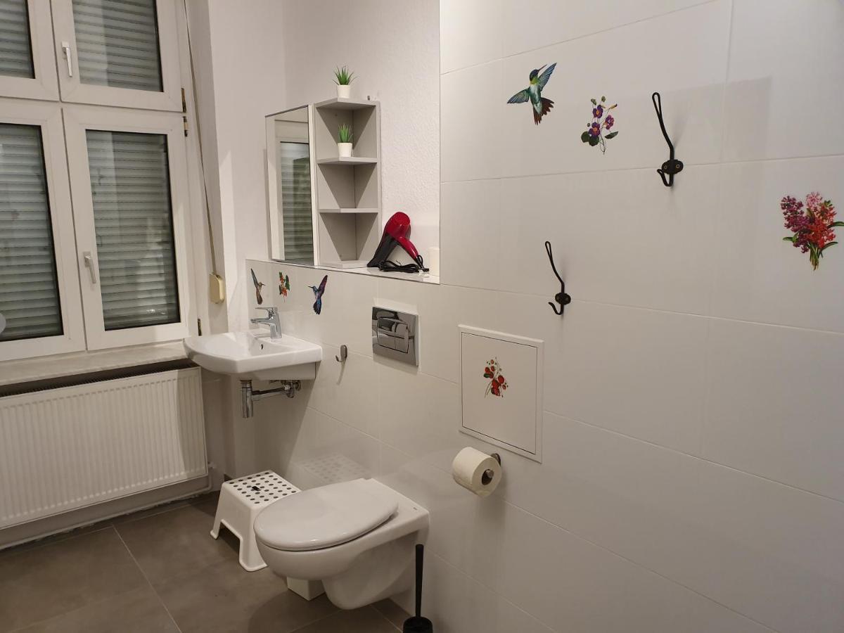 Central Lichtenberger Apartment For 6 People Berlim Exterior foto