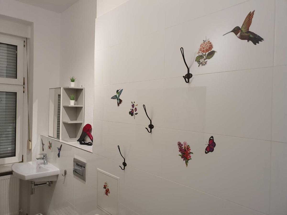 Central Lichtenberger Apartment For 6 People Berlim Exterior foto